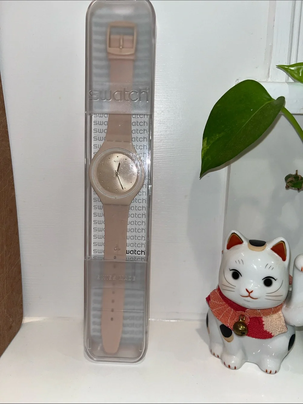 Swatch SKINSKIN watch (model SVUT100) ultra-thin pale pink strap w/gold accents